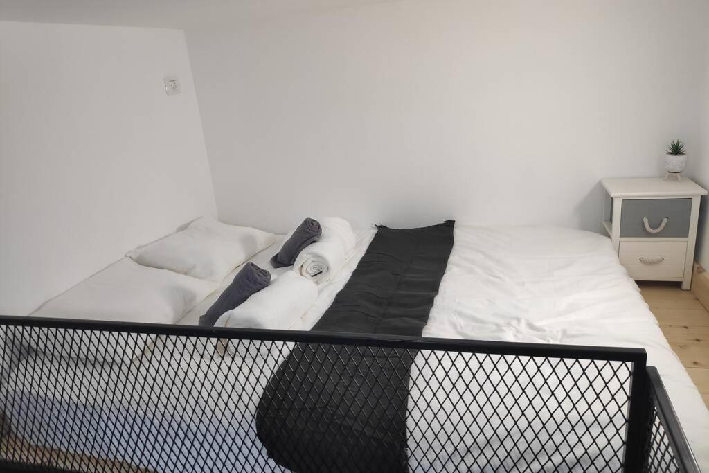 Centrally-Located Quiet Cozy Loft Apartment Beersheba Exterior foto
