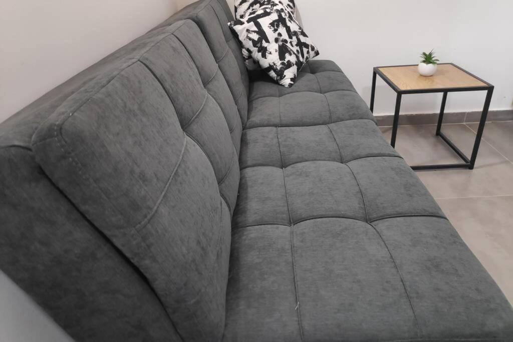 Centrally-Located Quiet Cozy Loft Apartment Beersheba Exterior foto