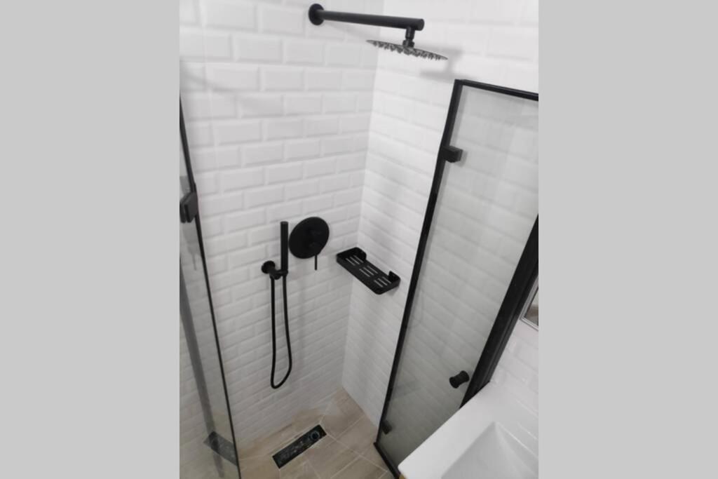 Centrally-Located Quiet Cozy Loft Apartment Beersheba Exterior foto